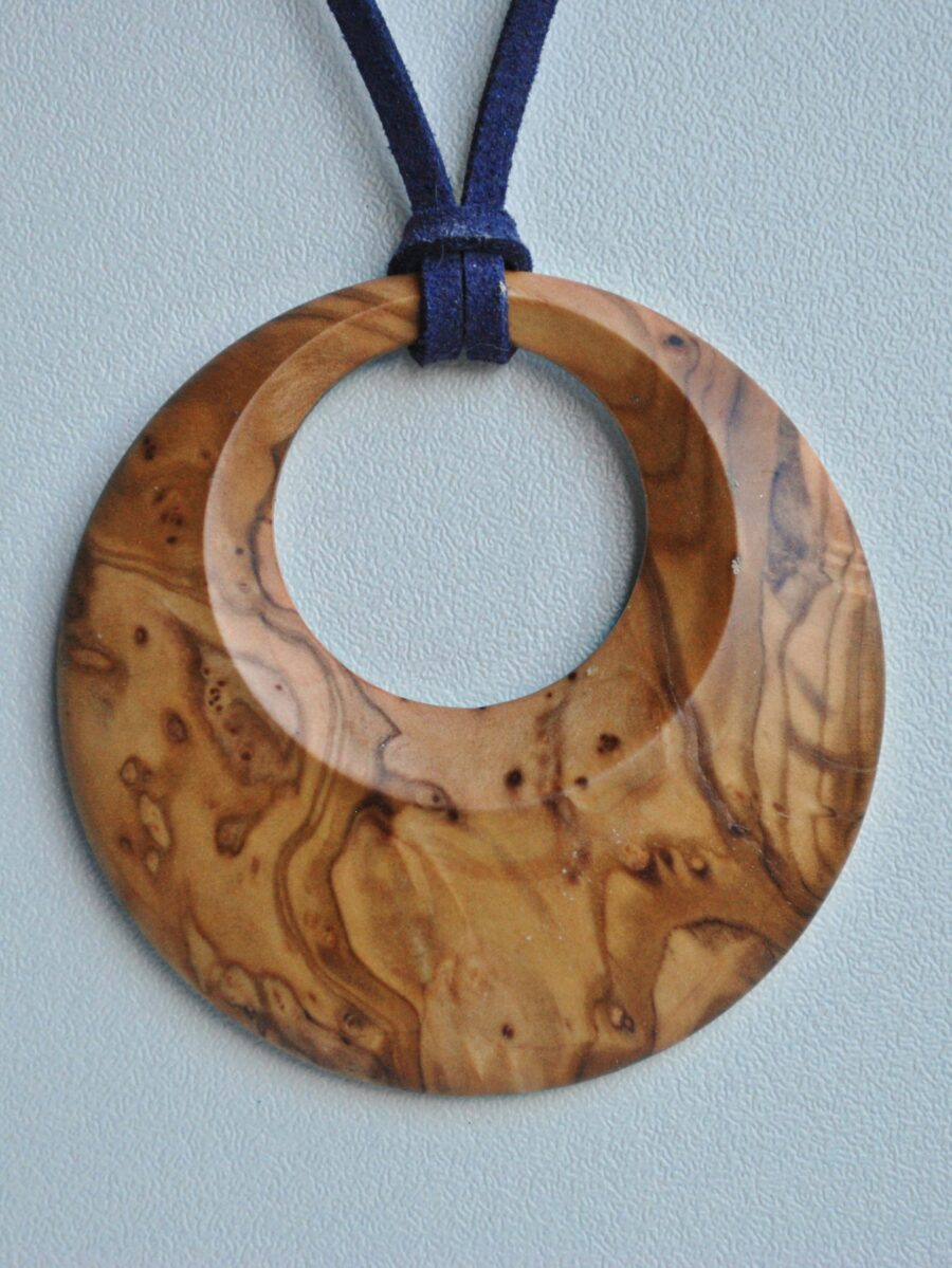 Κολιέ από ρίζα ελιάς