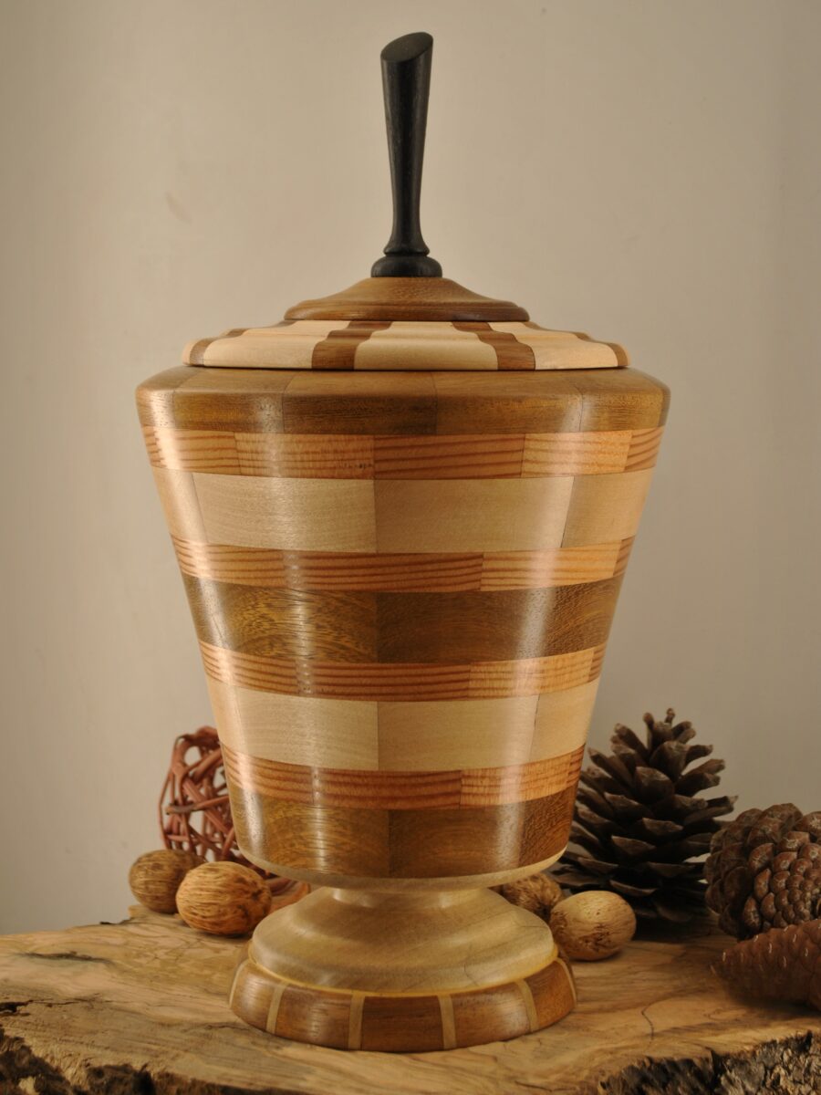 Βάζο με καπάκι